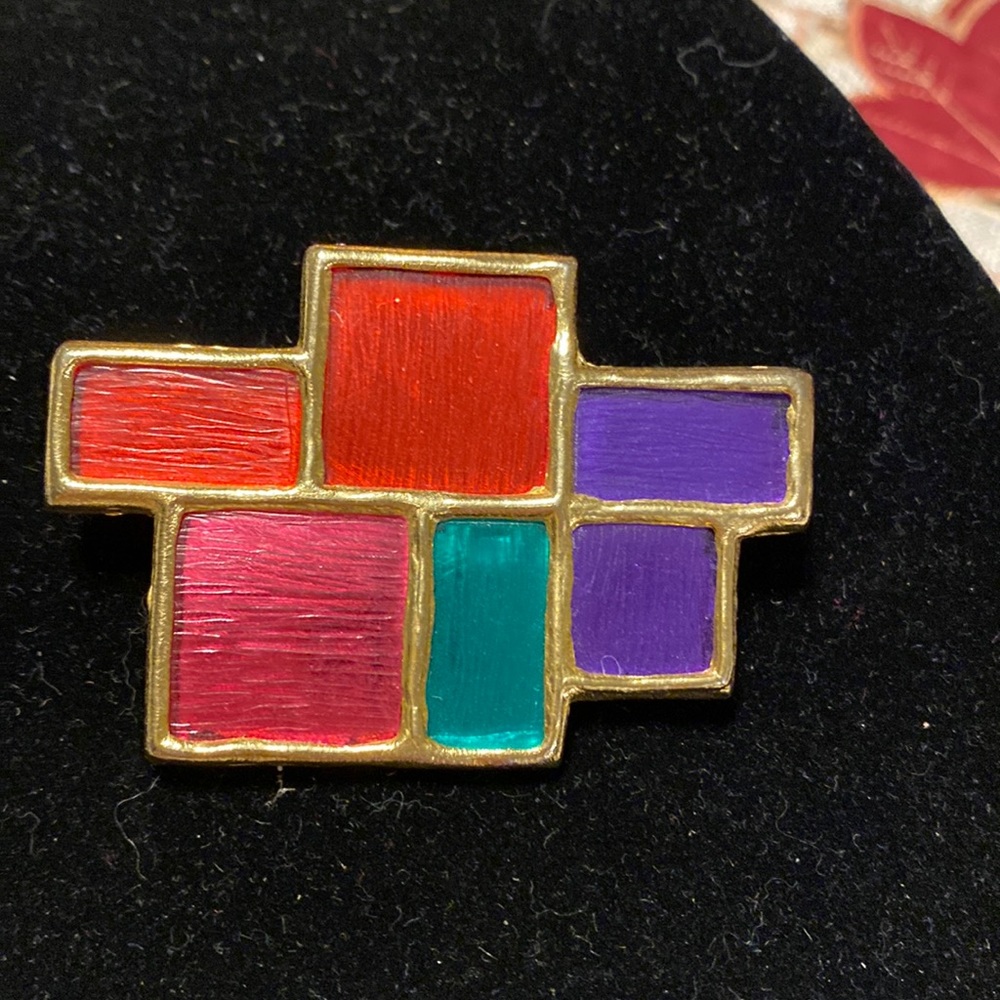 Brooch